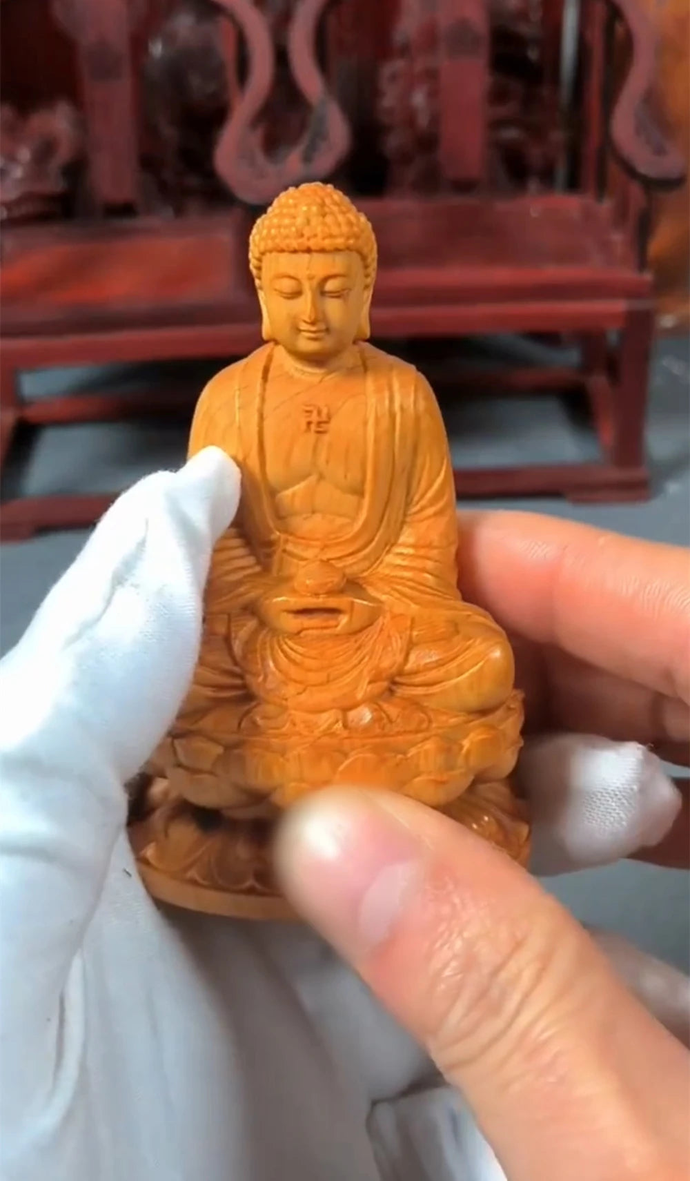 Wooden Buddha Figurine – Small Hand-Carved Statue, 8cm Buddhist Ornament for Desk, Home & Yoga Studio Decor