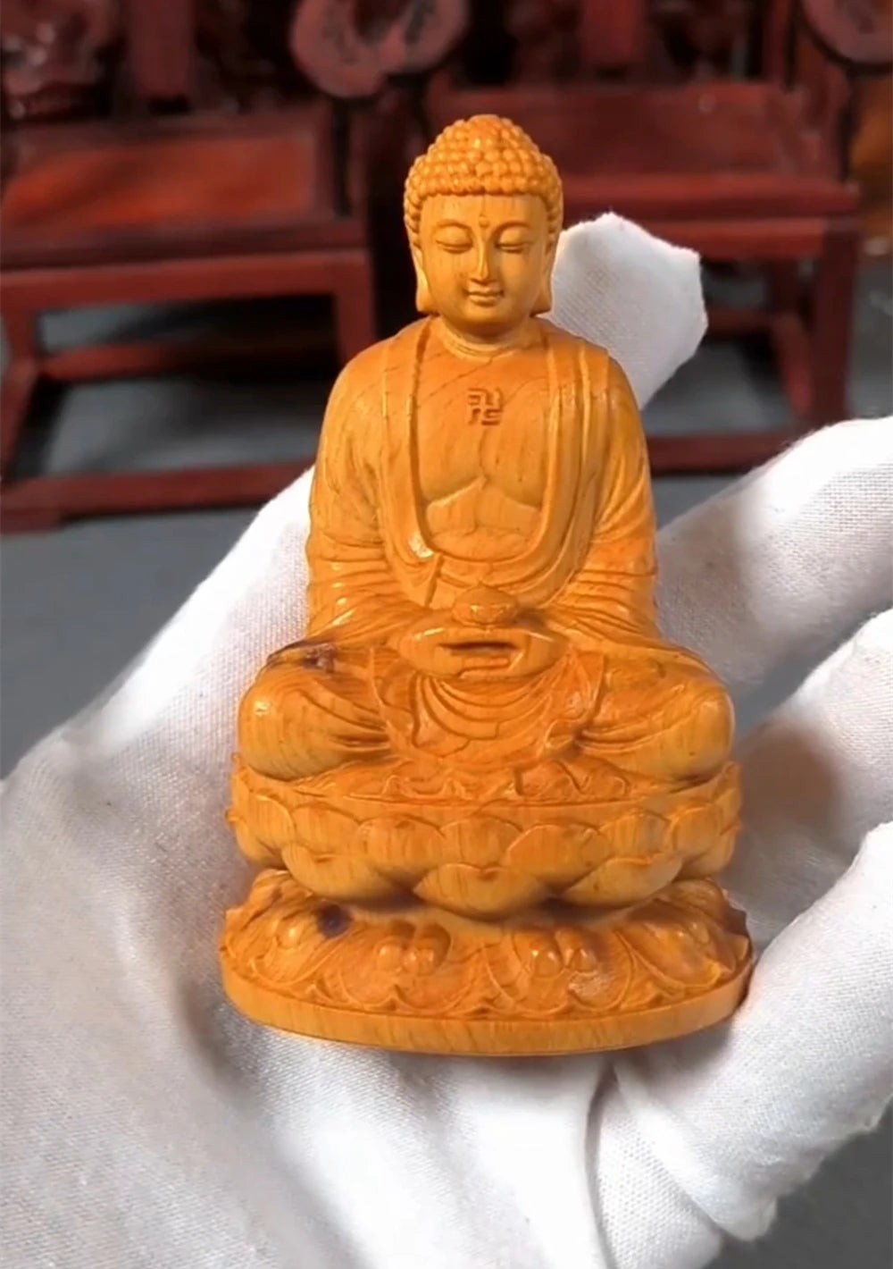 Wooden Buddha Figurine – Small Hand-Carved Statue, 8cm Buddhist Ornament for Desk, Home & Yoga Studio Decor